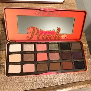 Too Faced peach eye shadow palette(slightly used)